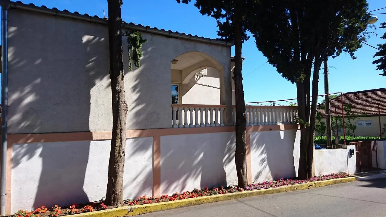 Apartments With A Parking Space Sveti Filip I Jakov, Biograd - 13225